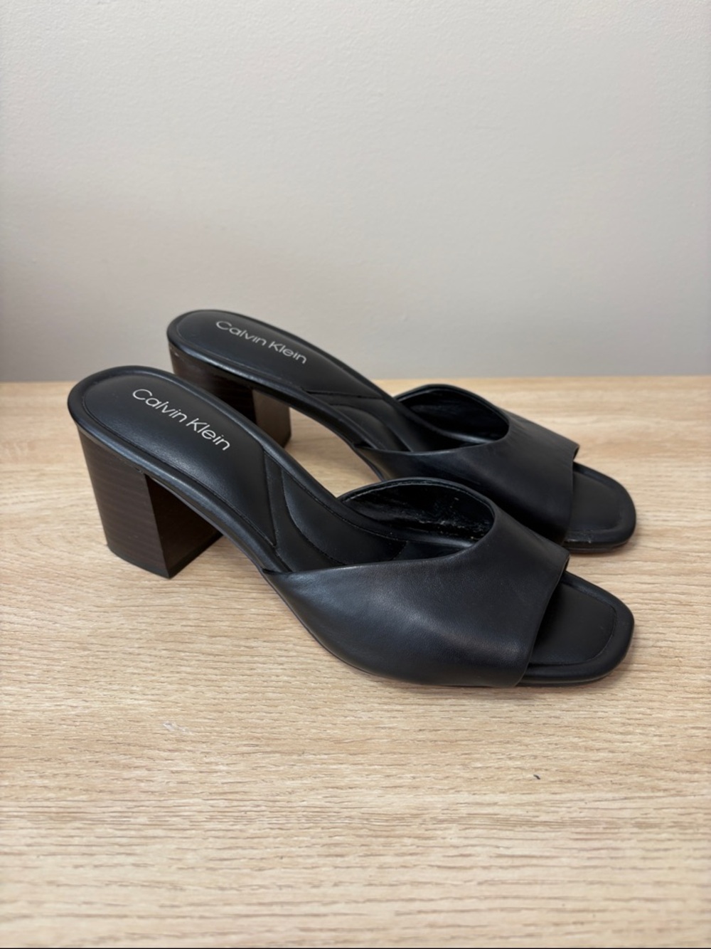 Calvin Klein Women' Toven  Slip-On Mid Heels Black Sz 8.5